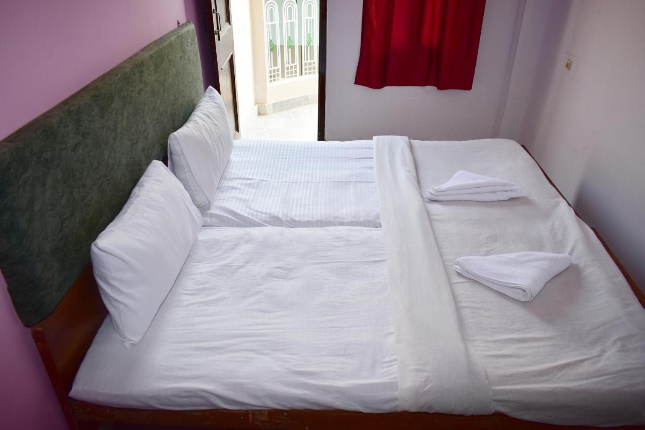 Sandhya Near Ganga River Guest house