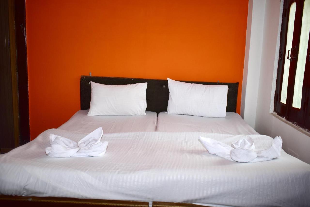 Guest house Sandhya Near Ganga River